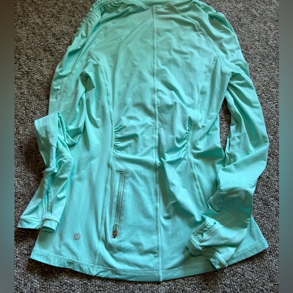 Lululemon - Picture 2 of 2